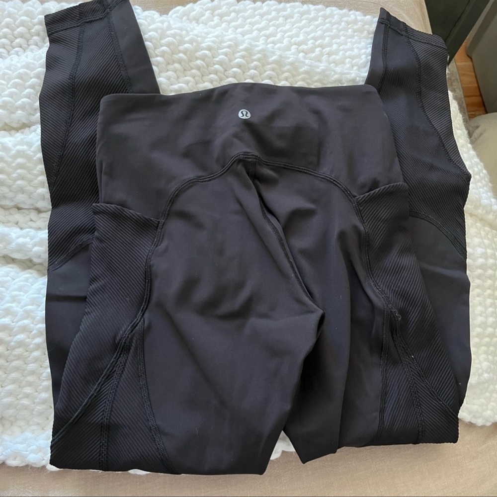 Lululemon leggings size 6